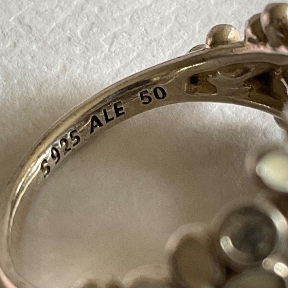 Pandora Silver and White Floral Ring - Picture 6 of 8